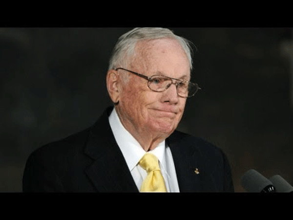 Astronaut Neil Armstrong Dead At Age 82